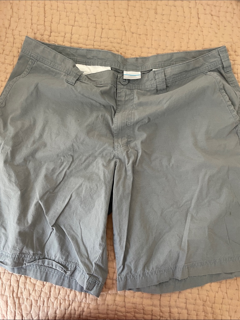 Columbia Men's Slate Gray Flat-Front Shorts